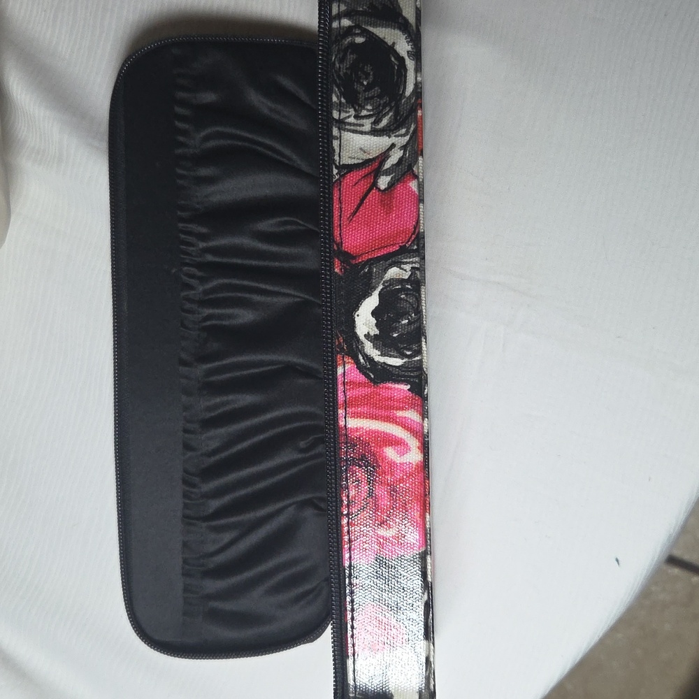 Brighton Floral Women's Joyeria Case Travel with Heart Accent - Picture 3 of 6